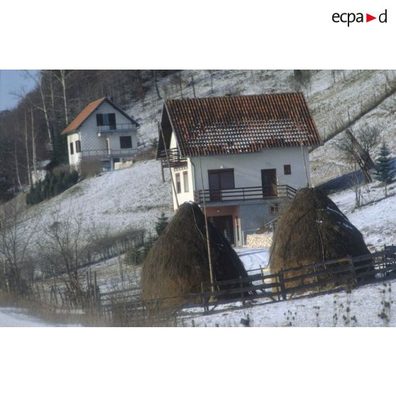 Convoi de VAB du BAT INF 2 (RICM) sur les routes bosniaques enneigées en direction de Rogatica.