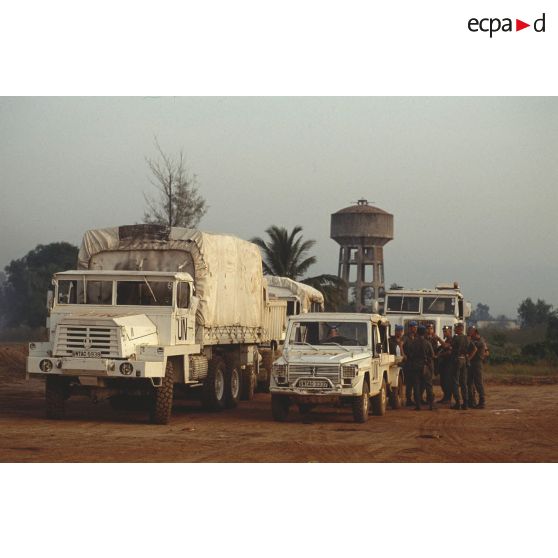 Camion Berliet 8KT stationné à Phnom Penh.