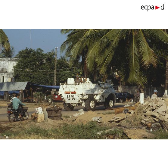 Convoi de casques bleus français en route pour Sihanoukville.