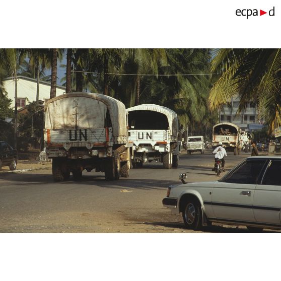 Convoi de casques bleus français en route pour Sihanoukville.