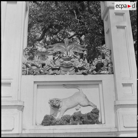 Détail d'un bâtiment du temple Quán Thánh à Hanoï.