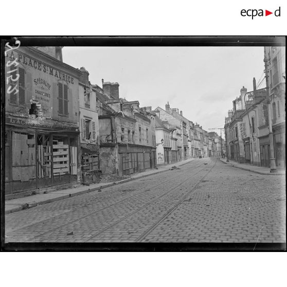 Reims (Marne). Rue Gambetta. [légende d’origine]