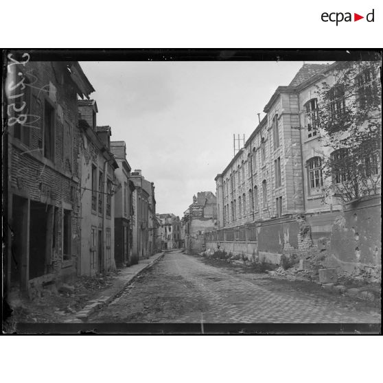 Reims (Marne). Rue de Contray. [légende d’origine]