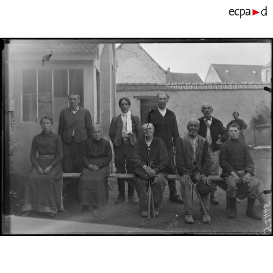 Sarcy (Marne). Portraits d’identité. [légende d’origine]