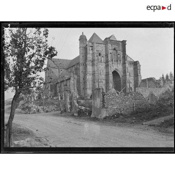 Rembercourt-aux-Pots (Meuse). L’église. Façade principale. [légende d’origine]