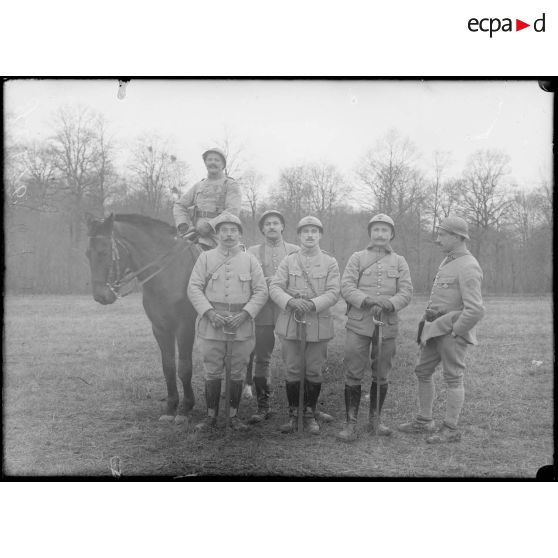 Villotte devant Louppy (Meuse). Officiers du 344e d’infanterie. [légende d’origine]