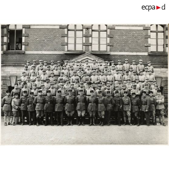 Photographie de groupe du 158e régiment d'infanterie (158e RI).