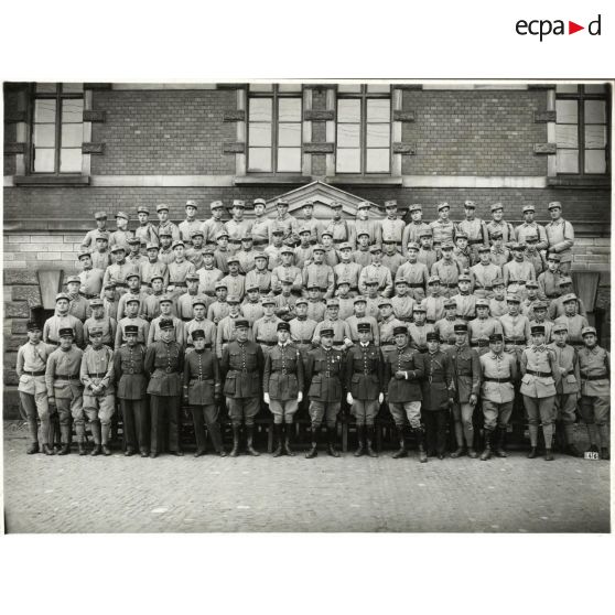 Photographie de groupe du 158e régiment d'infanterie (158e RI).