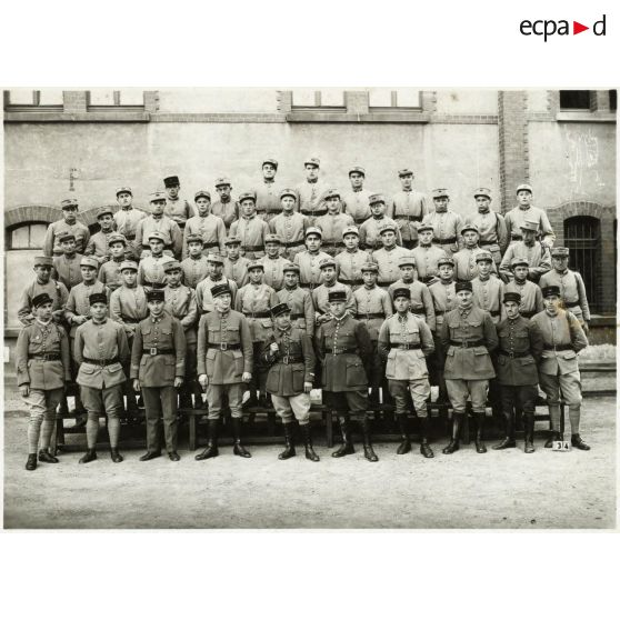 Photographie de groupe du 158e régiment d'infanterie (158e RI).