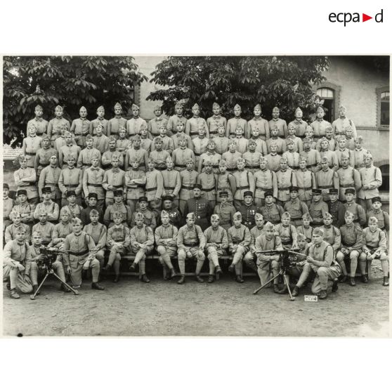 Photographie de groupe du 158e régiment d'infanterie (158e RI).