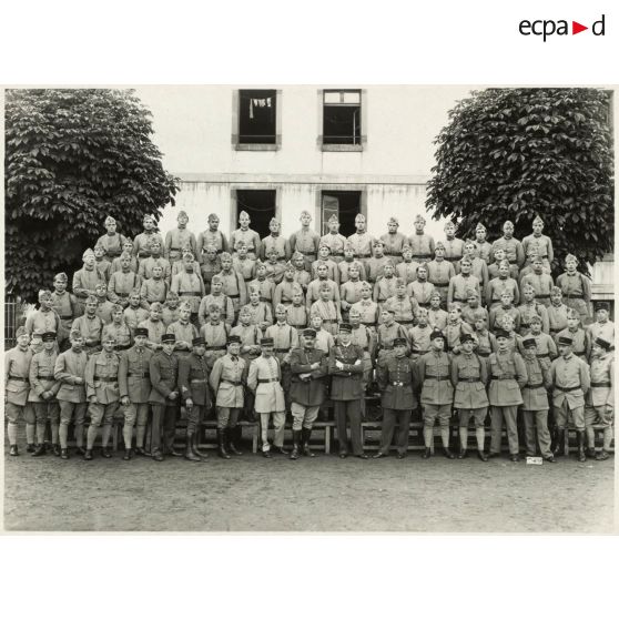 Photographie de groupe du 158e régiment d'infanterie (158e RI).