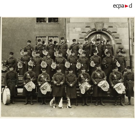 Les musiciens du 158e régiment d'infanterie à la fin des années 1930.