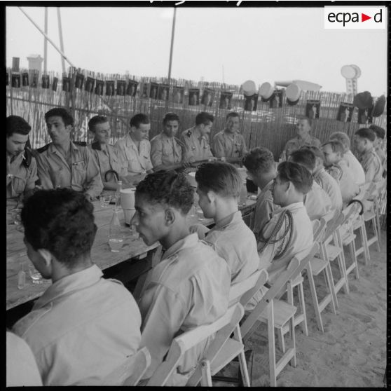 Cocktail de bienvenue organisé en l'honneur des blessés d'Indochine, à l'hôpital Maillot d'Alger.