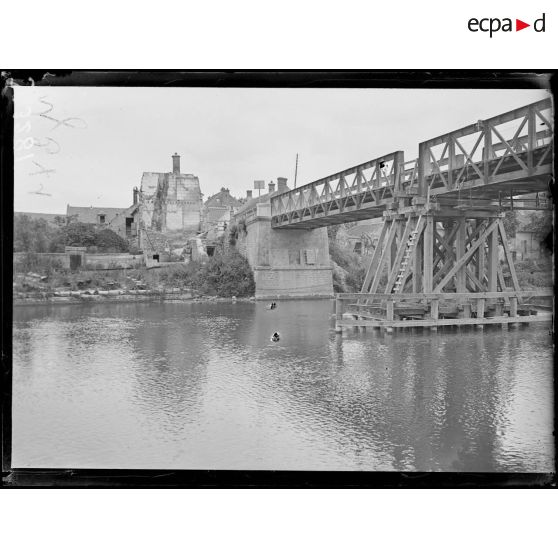 Choisy-au-Bac (Oise). Le pont. [légende d'origine]