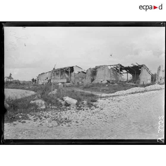 Marre (Meuse). Maisons près de la gare. [légende d'origine]