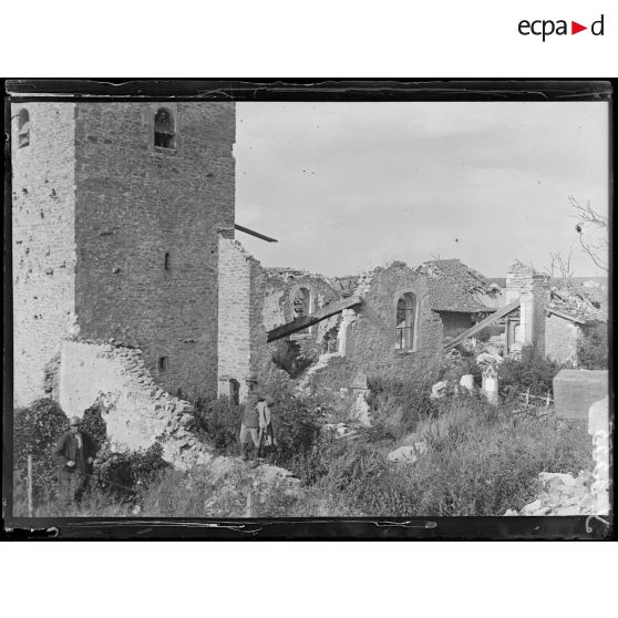 Marre (Meuse). L'église et le cimetière. [légende d'origine]