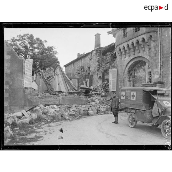 Verdun (Meuse). Maison écroulée 4 rue des Hauts Fins. [légende d'origine]