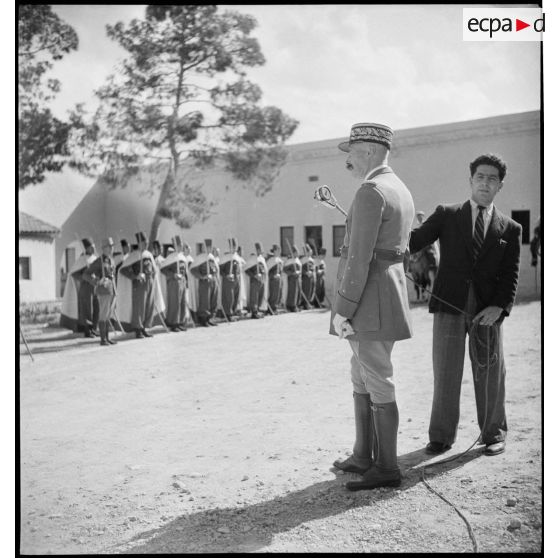 Discours du général d'armée Henri Giraud, commandant en chef civil et militaire, lors de la cérémonie de baptême de la promotion Weygand de l'EEOI (École des élèves officiers indigènes d'Algérie et de Tunisie).