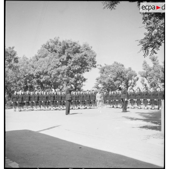 Rapport quotidien à l'école des transmissions des personnels féminins de l'armée de l'Air à Dellys.