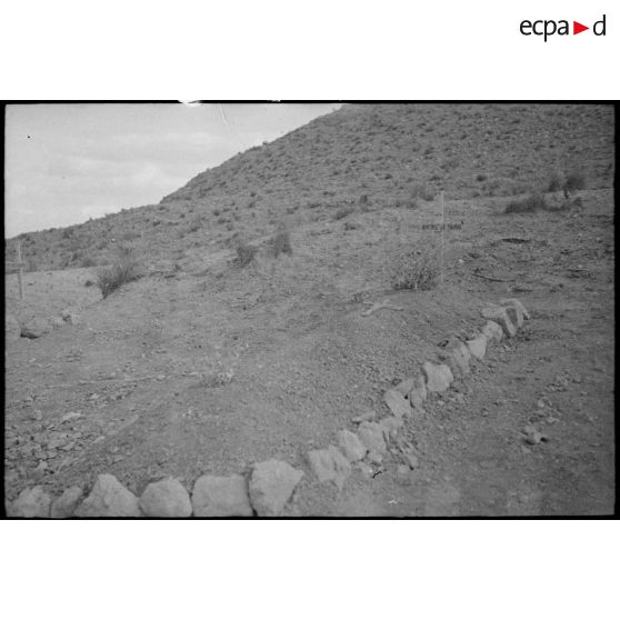 Tombe du lieutenant André Le Marié sur la position du djebel Bou Jerra.