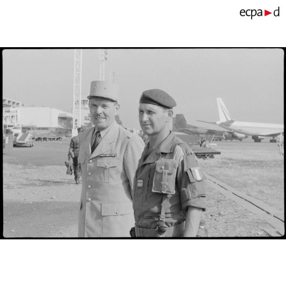 Le général Lardry et le lieutenant-colonel Janvier.