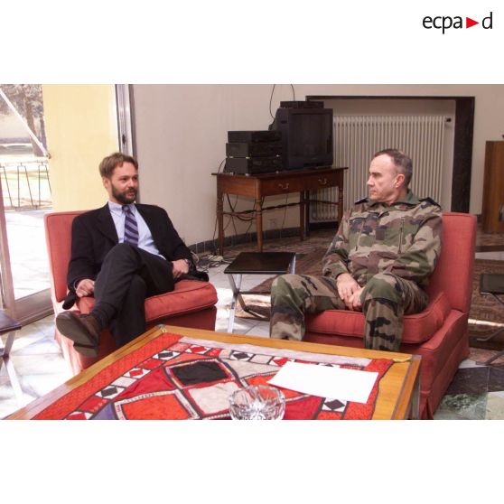 Visite officielle à Kaboul du chef d'état-major des armées français, le général Jean-Pierre Kelche.