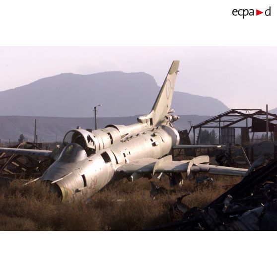 Dépollution du dépôt de munitions de l'aéroport de Kaboul par le 17e régiment du génie parachutiste.