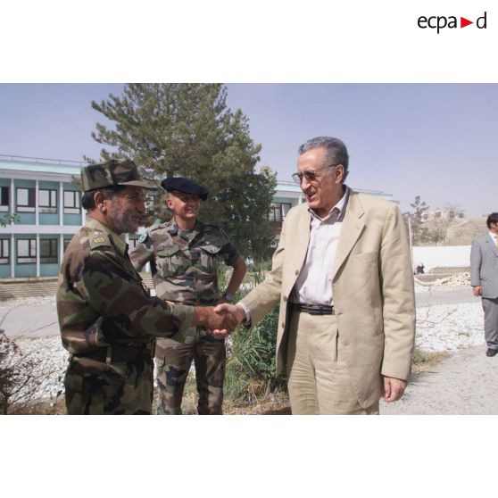 Visite officielle à l'académie militaire de M. Brahimi, représentant de l'ONU en Afghanistan.