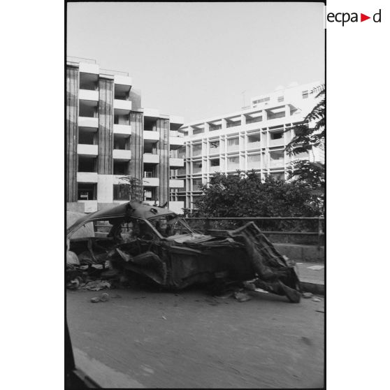 Vue sur des quartiers d'habitation de Beyrouth-Ouest, touchés par les bombardements.