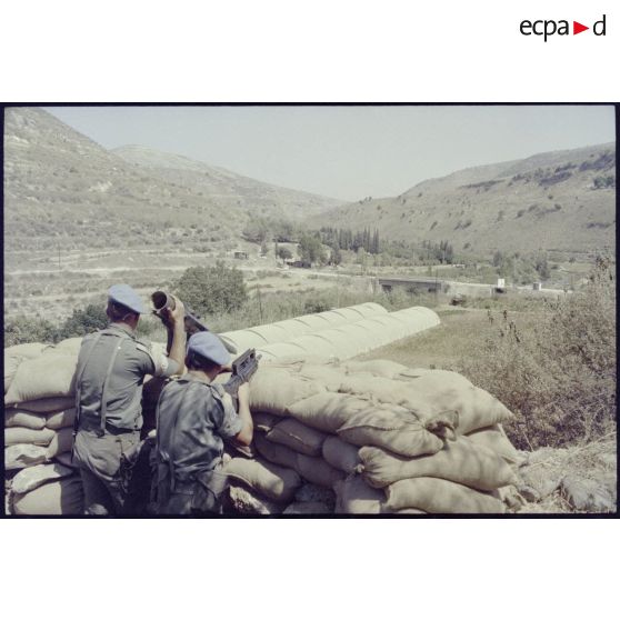 Surveillance du pont du Litani au Sud-Liban.