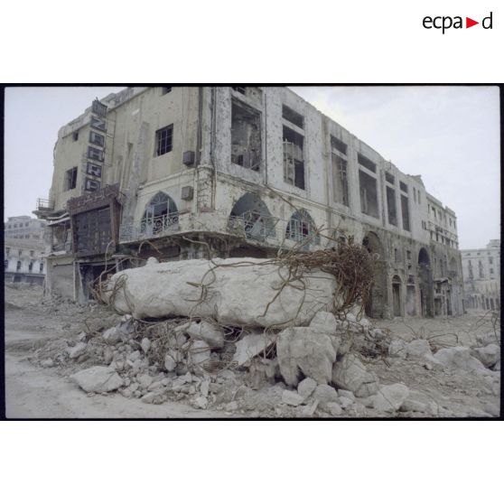 Immeubles en ruine de la Place des Martyrs, Beyrouth.