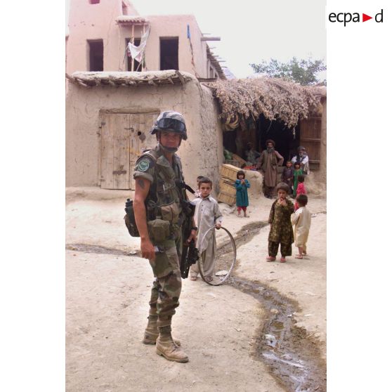 Visite de l'école d'Anjirak par le représentant de l'Union Européenne à Kaboul, M.Vandrel.