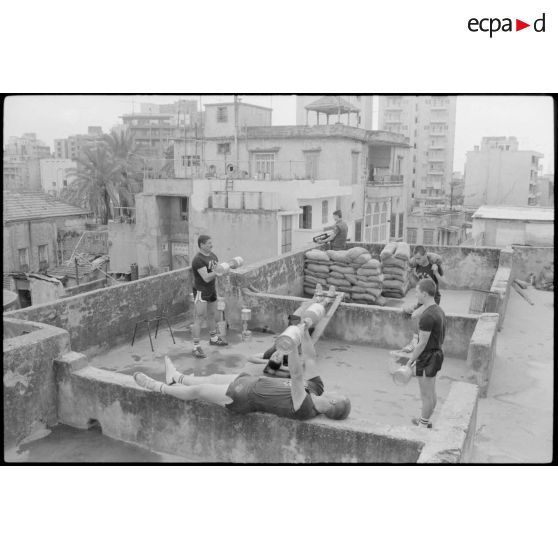 Séance de sport du 3e RIMa, Beyrouth.