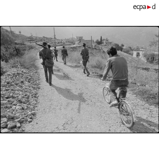 Arrivée du commando de Montfort dans un village au nord du Liban.