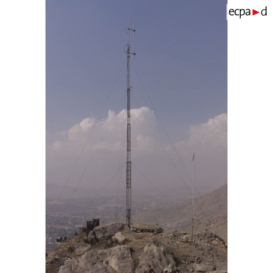 Antenne de l'émetteur de radio-télévision de Kaboul installé sur le mont Marka.