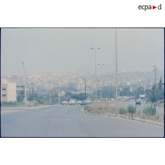 Jeeps du DETOBS sur la route de Damas, Beyrouth.