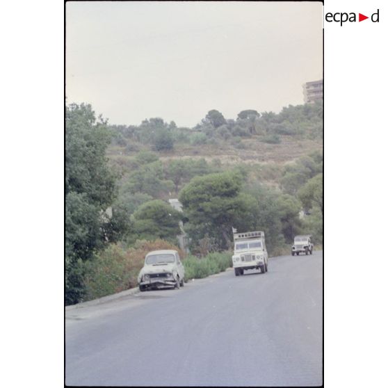 Jeeps du DETOBS sur la route de Damas, Beyrouth.