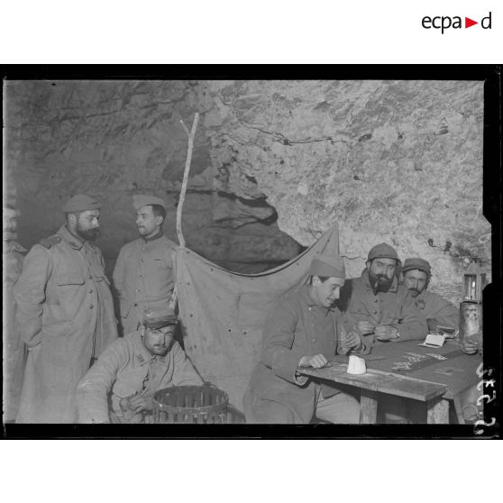 Maroeuil (Pas-de-Calais). Abri de la Marnière à 20 m. sous terre pouvant contenir un bataillon. [légende d'origine]