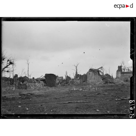 Ecurie (Pas-de-Calais). Ruines. [légende d'origine]