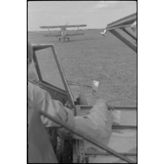 Derniers préparatifs avant une mission aéroportée du Sondergruppe du Luftlandegeschwader 1 sur l'aérodrome de Lézignan-Corbières.