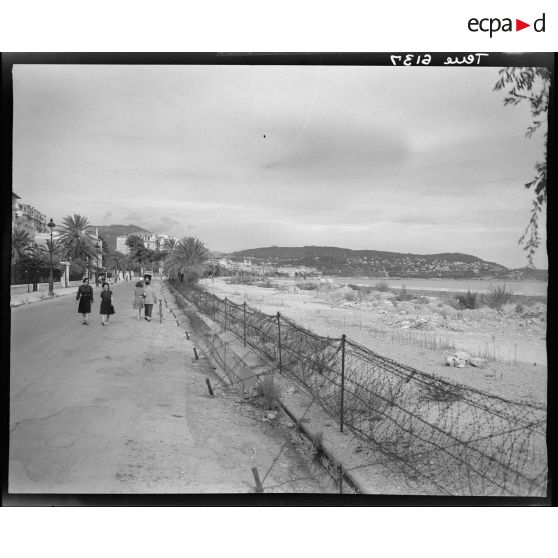 La promenade des Anglais après la libération de Nice.