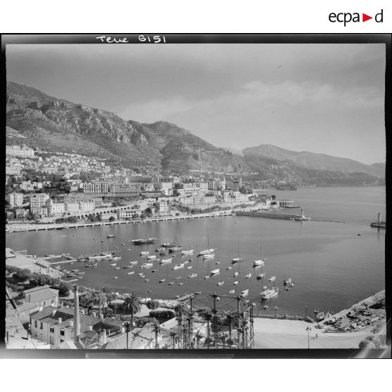 Le port de Monaco et Monte-Carlo.