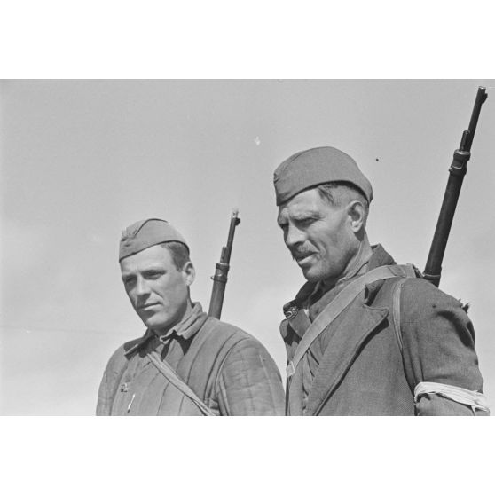 Soldats de l'Armée rouge dans les rangs allemands.