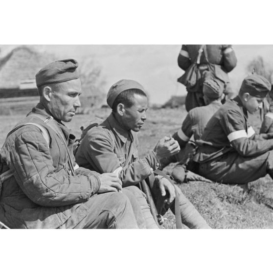 Soldats de l'Armée rouge dans les rangs allemands.