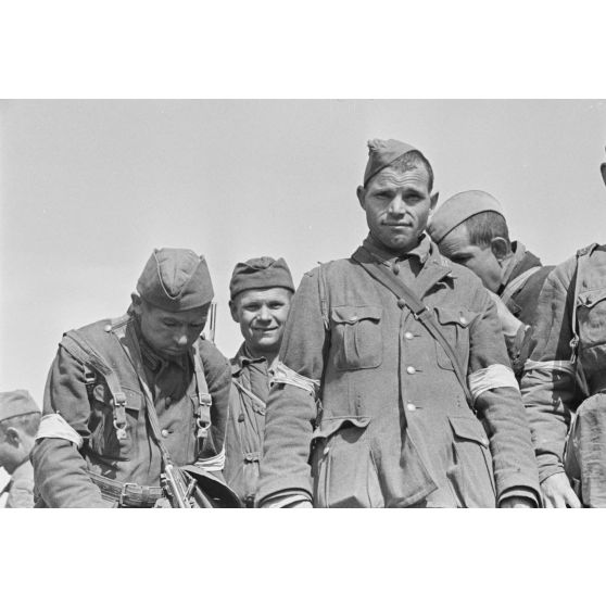 Soldats de l'Armée rouge dans les rangs allemands.