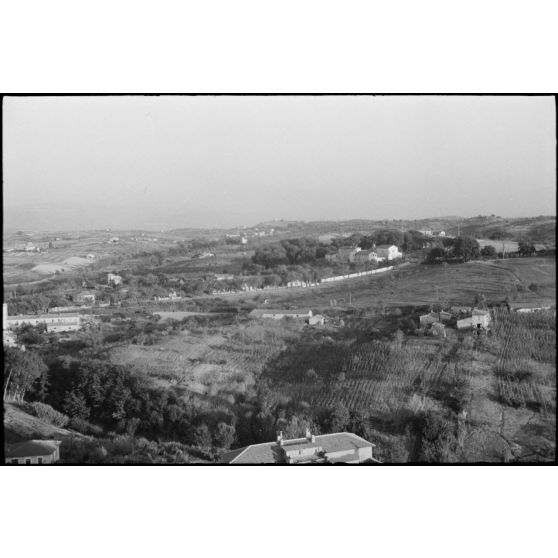 La ville de Monterondo au nord-ouest de Rome, depuis le palais Orsini.