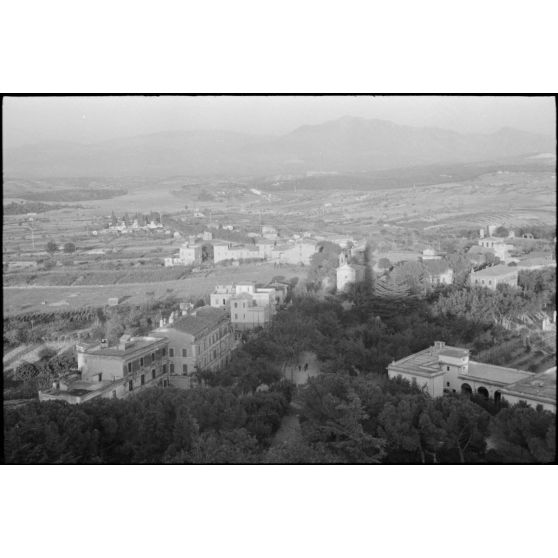 La ville de Monterondo au nord-ouest de Rome, depuis le palais Orsini.