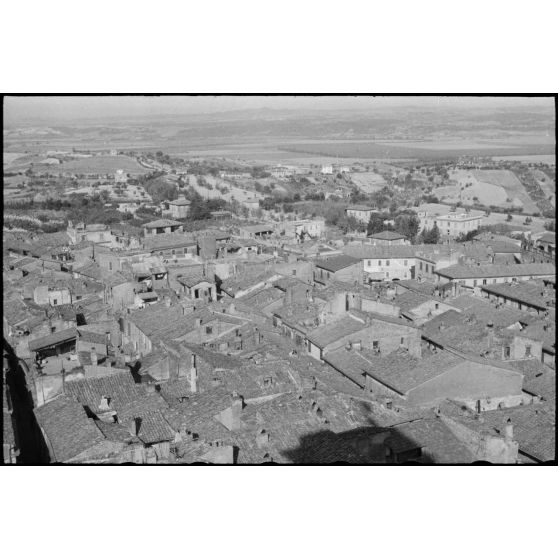 La ville de Monterondo au nord-ouest de Rome, depuis le palais Orsini.