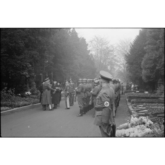 Arrivée de la famille du lieutenant-colonel Walter Koch.