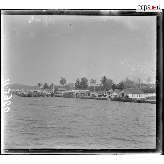 Douala. Les quais. [légende d'origine]